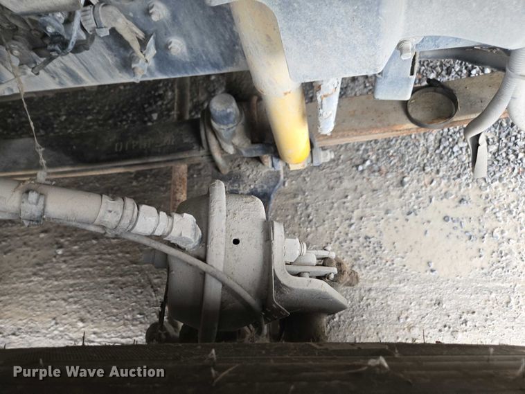 image for item DU2564 2011 Volvo VNL semi truck