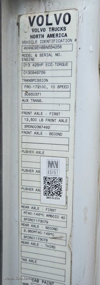 image for item DU2564 2011 Volvo VNL semi truck