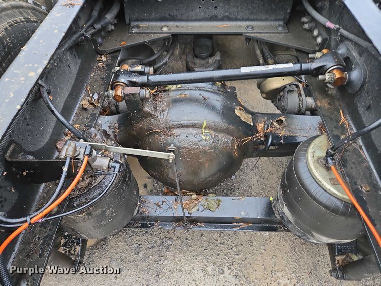 image for item DU2565 2016 Peterbilt 579 semi truck