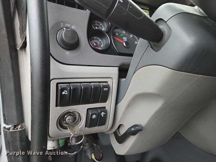 image for item DU2565 2016 Peterbilt 579 semi truck