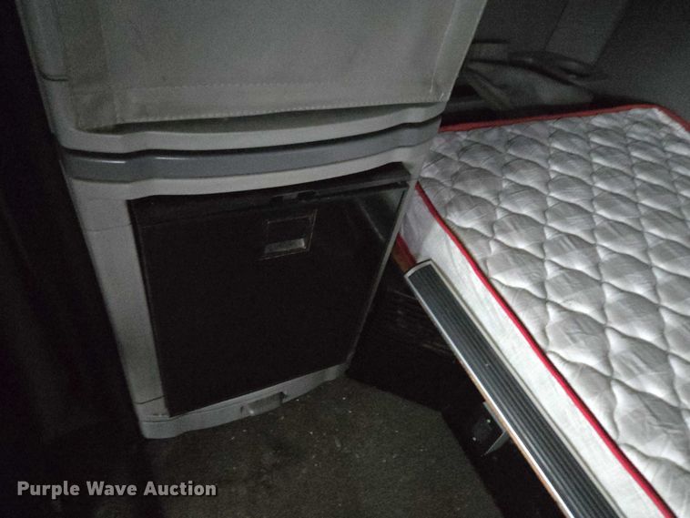 image for item DU2565 2016 Peterbilt 579 semi truck