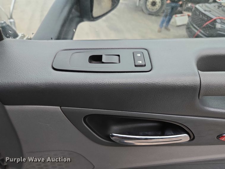 image for item DU2565 2016 Peterbilt 579 semi truck