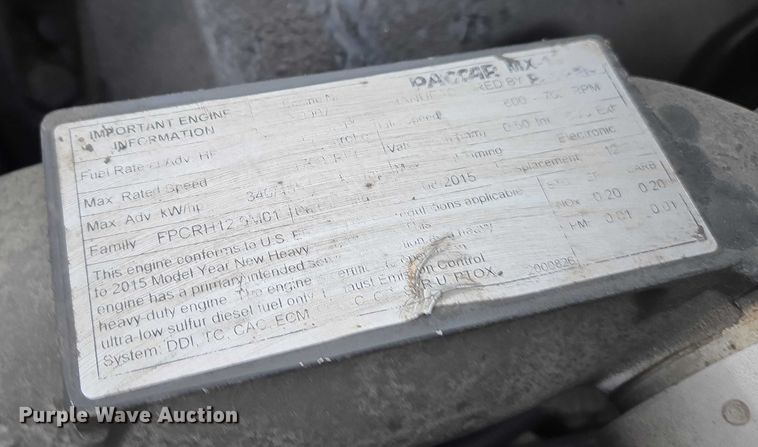 image for item DU2565 2016 Peterbilt 579 semi truck