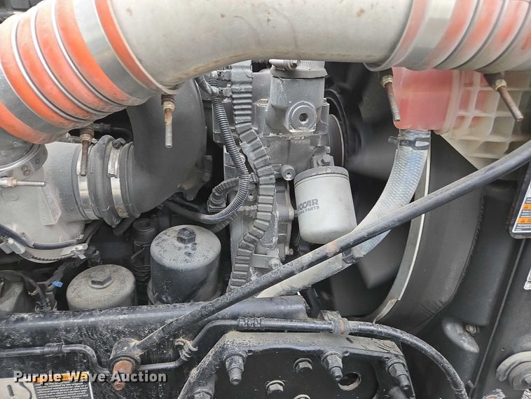 image for item DU2565 2016 Peterbilt 579 semi truck