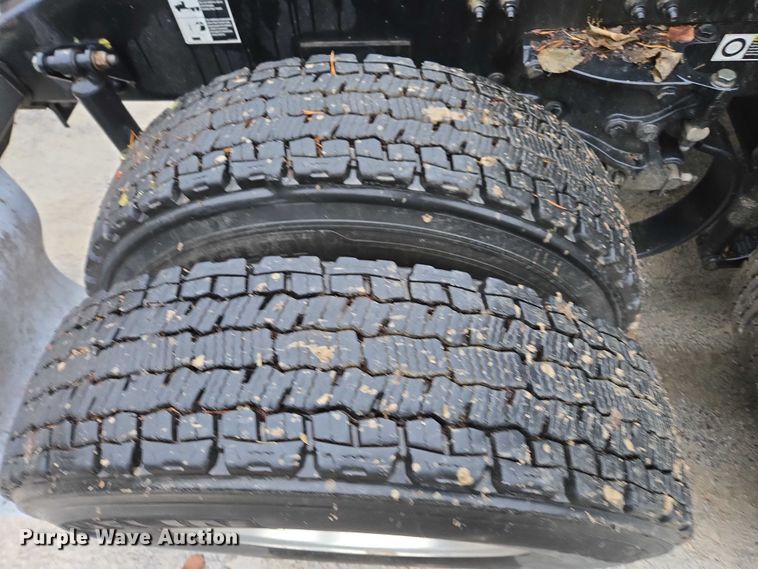 image for item DU2565 2016 Peterbilt 579 semi truck