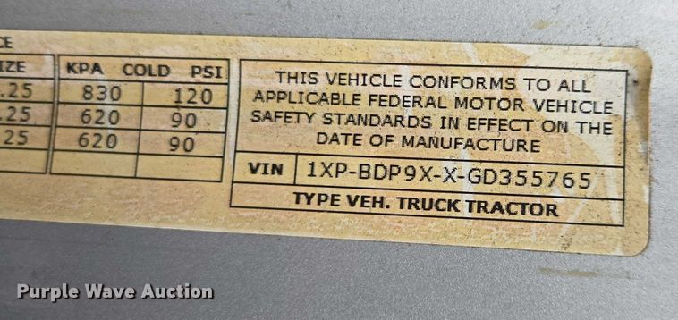 image for item DU2565 2016 Peterbilt 579 semi truck