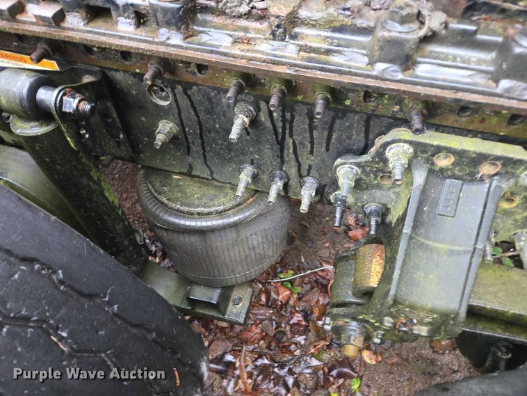 image for item DU2566 2012 Volvo VNL semi truck