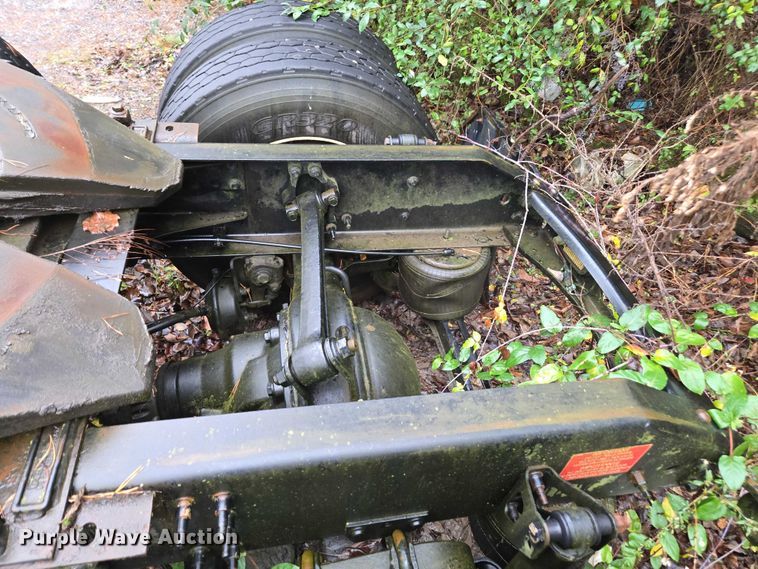 image for item DU2566 2012 Volvo VNL semi truck