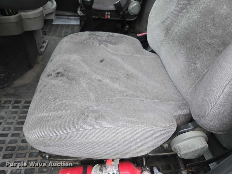 image for item DU2566 2012 Volvo VNL semi truck