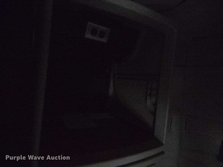 image for item DU2566 2012 Volvo VNL semi truck