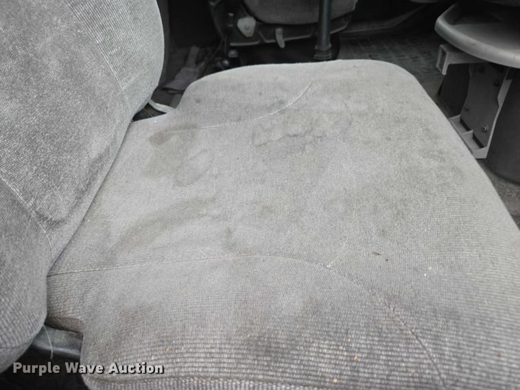 image for item DU2566 2012 Volvo VNL semi truck