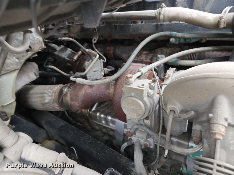 image for item DU2566 2012 Volvo VNL semi truck