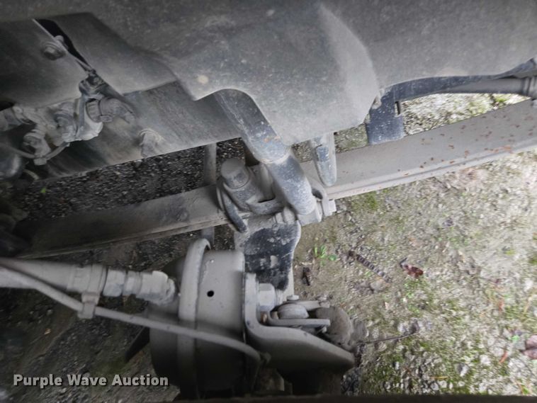 image for item DU2566 2012 Volvo VNL semi truck