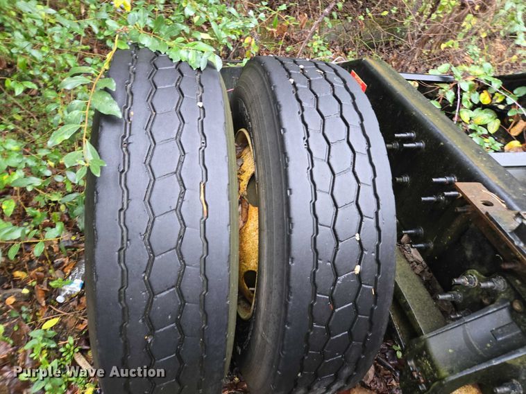 image for item DU2566 2012 Volvo VNL semi truck