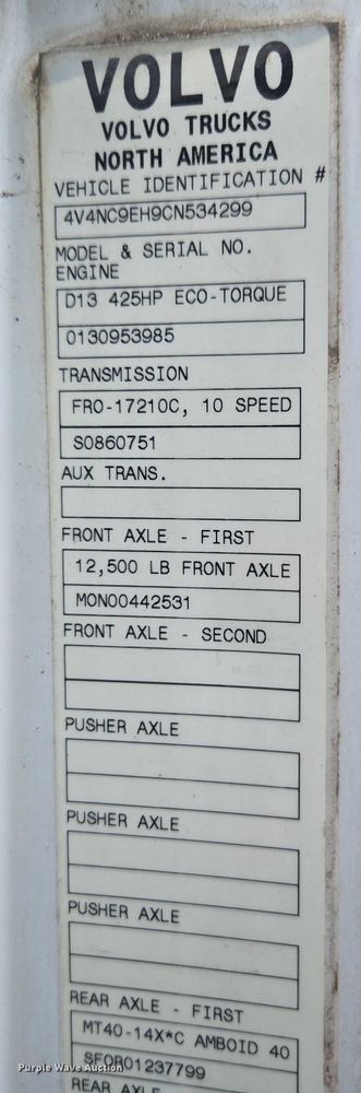 image for item DU2566 2012 Volvo VNL semi truck