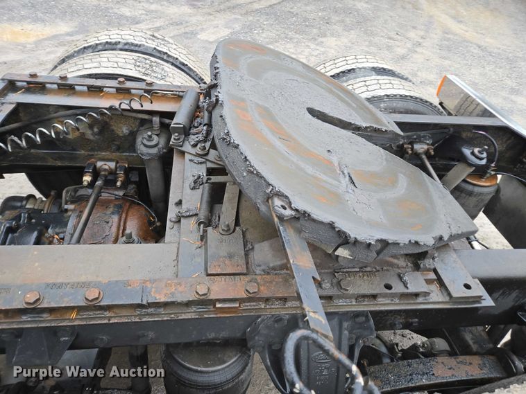 image for item DU2567 2005 Peterbilt 379 semi truck