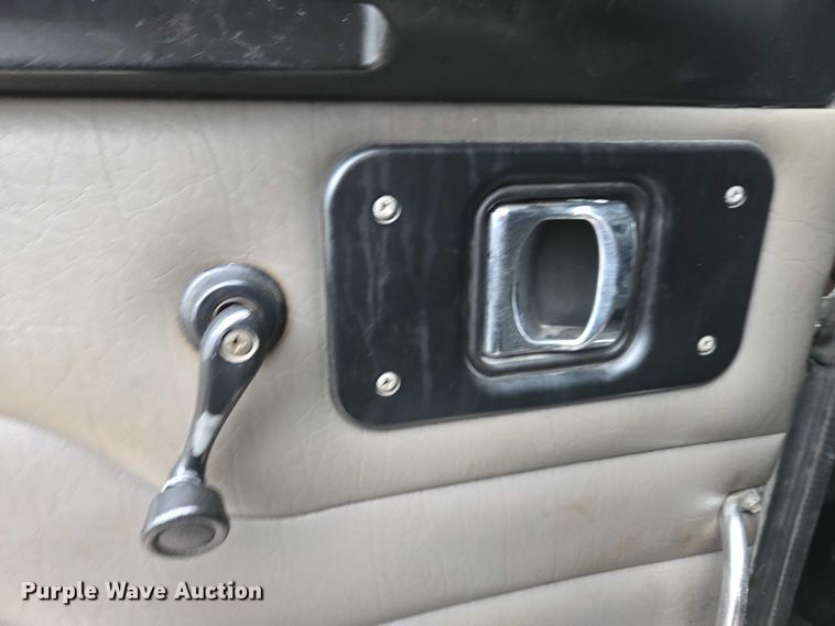 image for item DU2567 2005 Peterbilt 379 semi truck