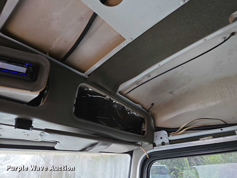 image for item DU2567 2005 Peterbilt 379 semi truck