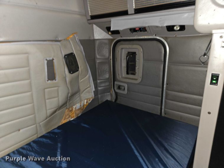 image for item DU2567 2005 Peterbilt 379 semi truck