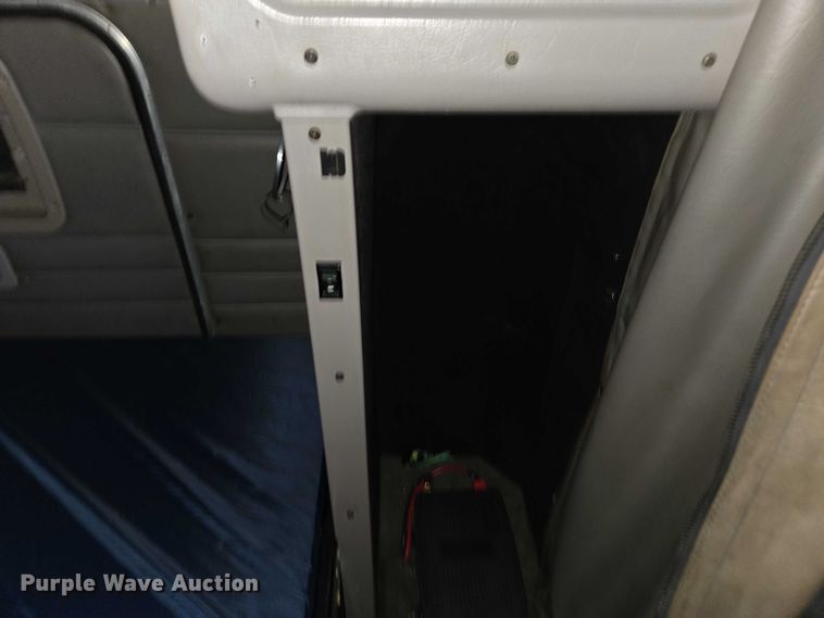 image for item DU2567 2005 Peterbilt 379 semi truck