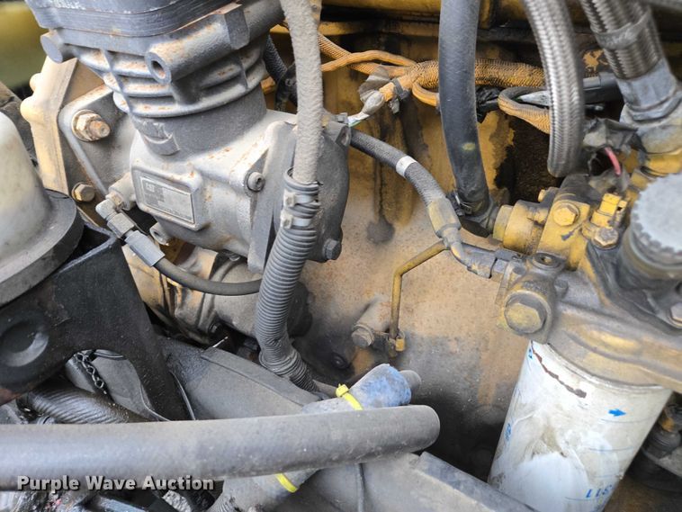 image for item DU2567 2005 Peterbilt 379 semi truck