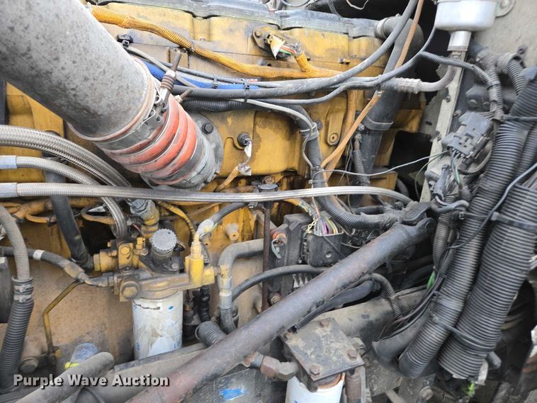 image for item DU2567 2005 Peterbilt 379 semi truck