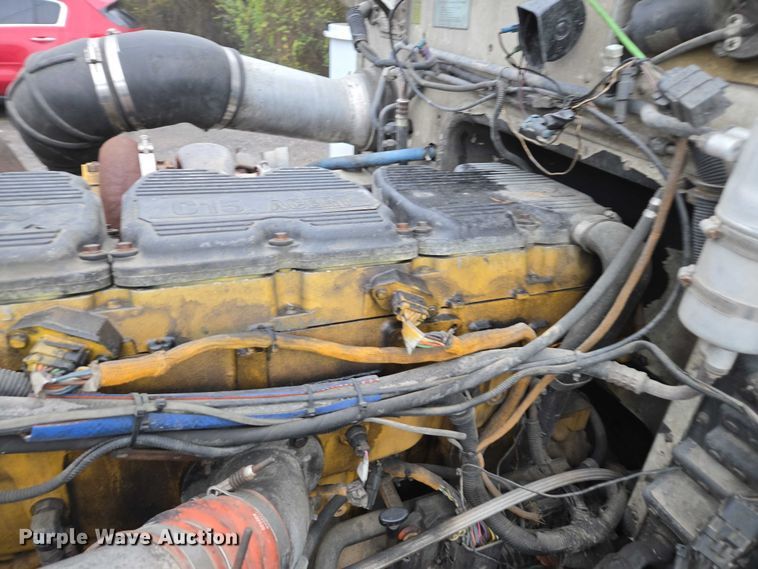 image for item DU2567 2005 Peterbilt 379 semi truck