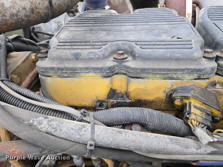 image for item DU2567 2005 Peterbilt 379 semi truck