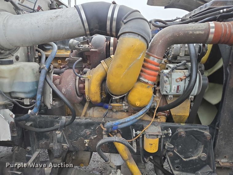 image for item DU2567 2005 Peterbilt 379 semi truck