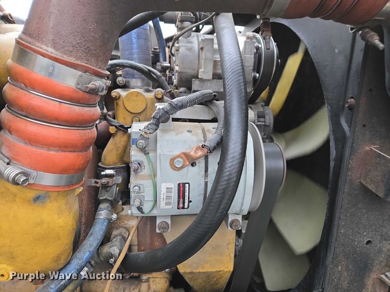 image for item DU2567 2005 Peterbilt 379 semi truck