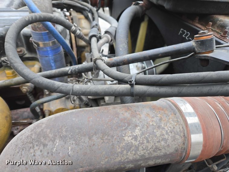 image for item DU2567 2005 Peterbilt 379 semi truck