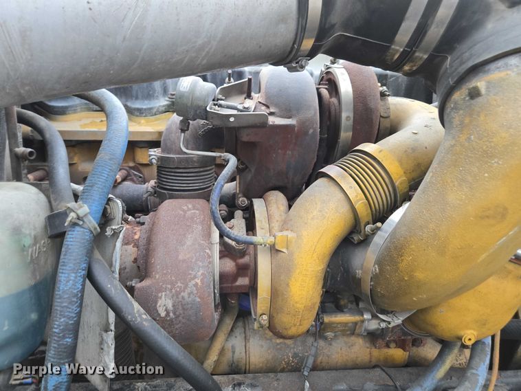 image for item DU2567 2005 Peterbilt 379 semi truck