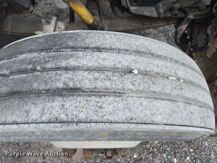 image for item DU2567 2005 Peterbilt 379 semi truck