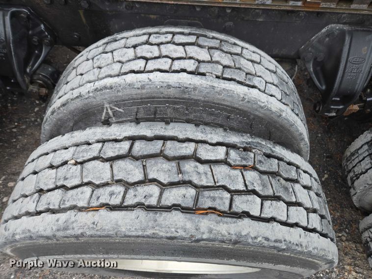 image for item DU2567 2005 Peterbilt 379 semi truck