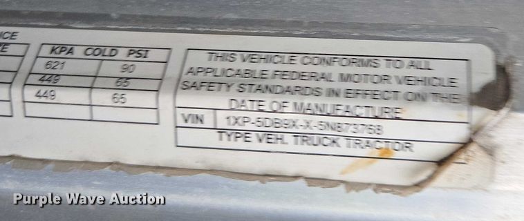 image for item DU2567 2005 Peterbilt 379 semi truck