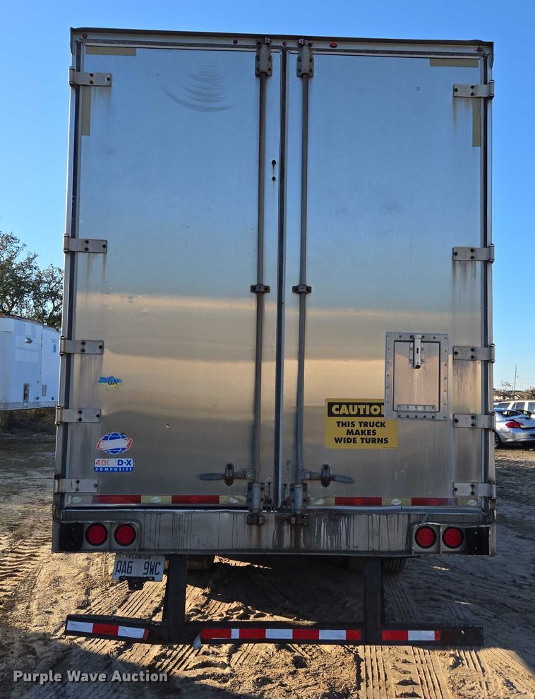 image for item DU2574 2010 Utility dry van trailer