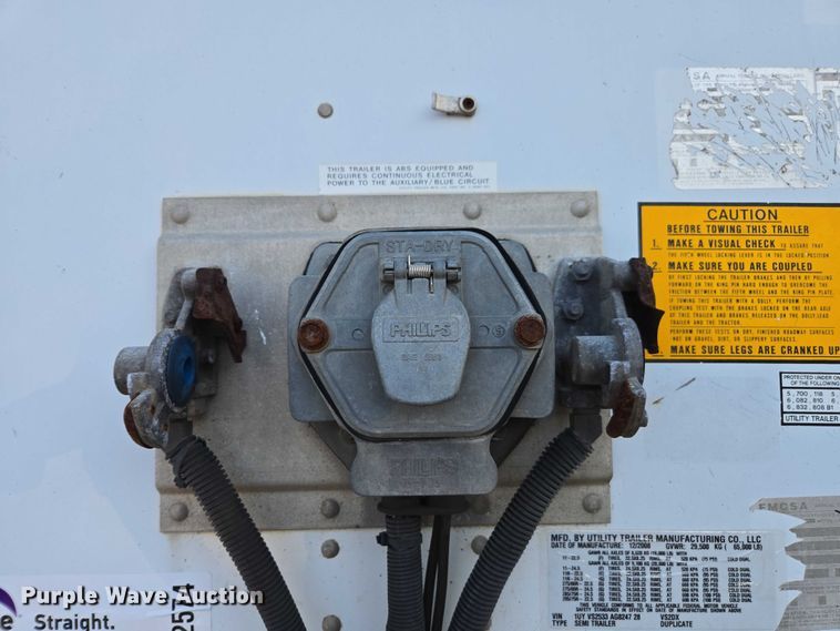 image for item DU2574 2010 Utility dry van trailer