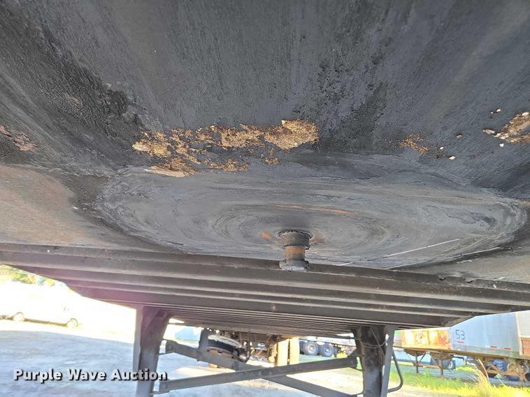 image for item DU2574 2010 Utility dry van trailer