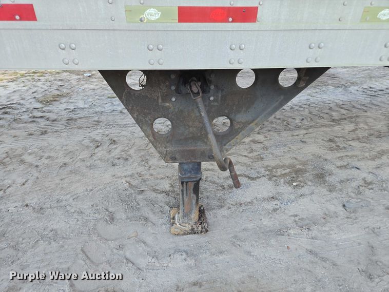 image for item DU2574 2010 Utility dry van trailer