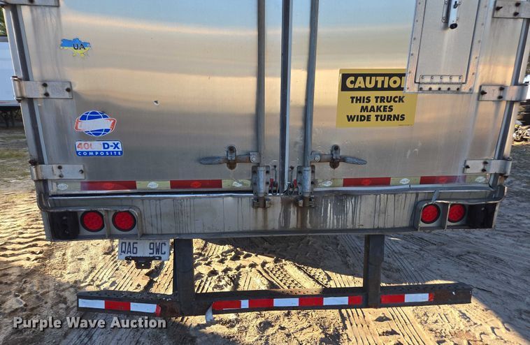 image for item DU2574 2010 Utility dry van trailer