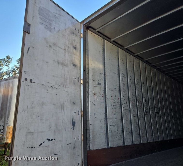 image for item DU2574 2010 Utility dry van trailer