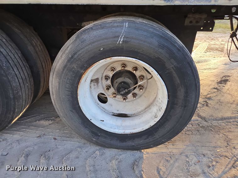 image for item DU2574 2010 Utility dry van trailer