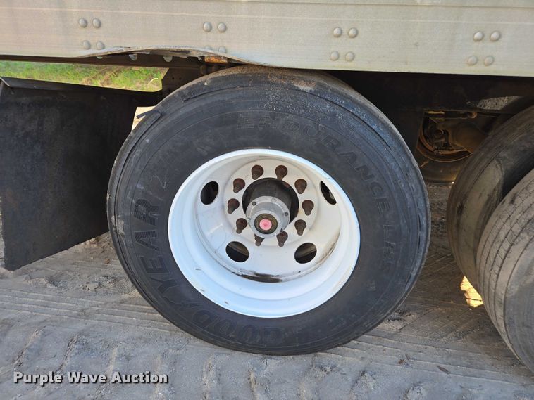 image for item DU2574 2010 Utility dry van trailer