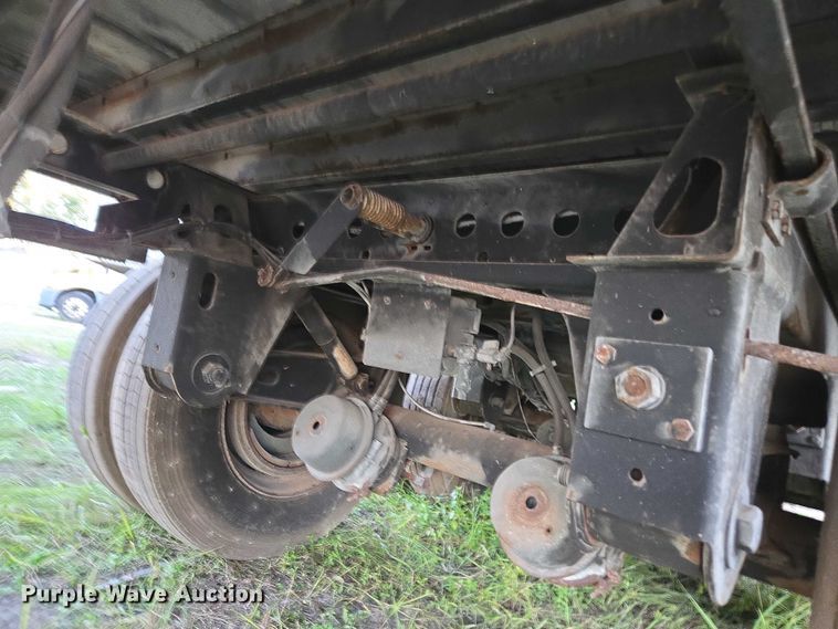 image for item DU2576 2006 Stoughton dry van trailer