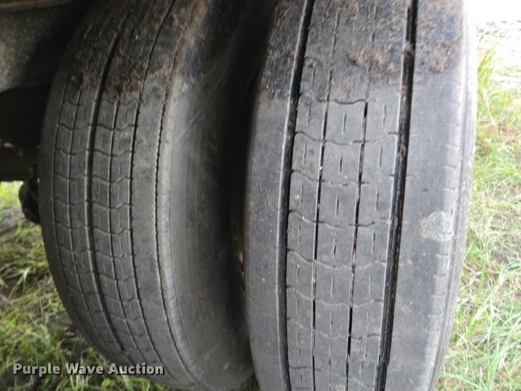 image for item DU2576 2006 Stoughton dry van trailer