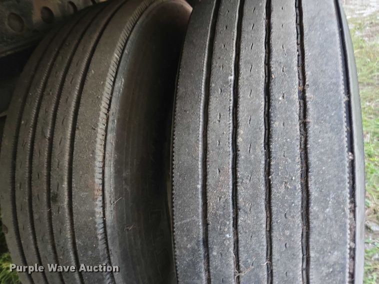 image for item DU2576 2006 Stoughton dry van trailer