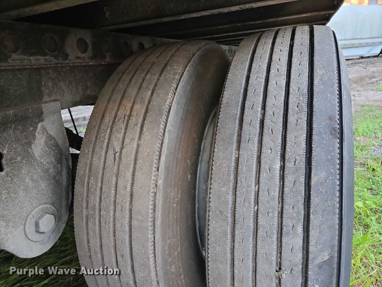 image for item DU2576 2006 Stoughton dry van trailer