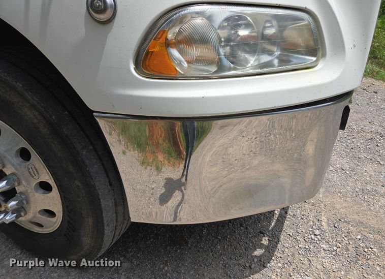 image for item DU7943 2014 Mack CXU613 semi truck