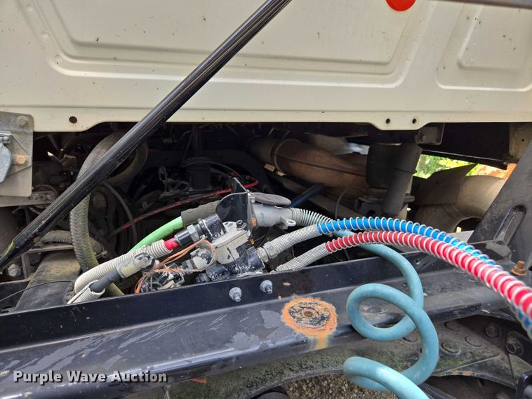 image for item DU7943 2014 Mack CXU613 semi truck