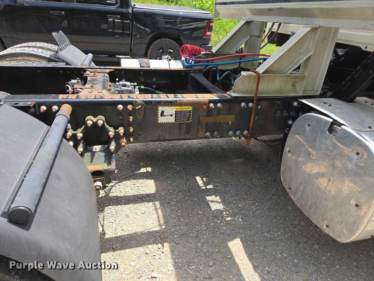 image for item DU7943 2014 Mack CXU613 semi truck